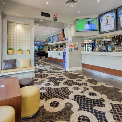 Coachman Hotel Motel Public Bar 5a