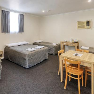 Coachman Hotel Motel Family Room 2a