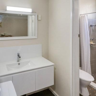 Coachman Hotel Motel Family Room 3a