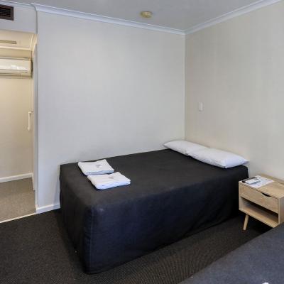 Coachman Hotel Motel Double Room 1a